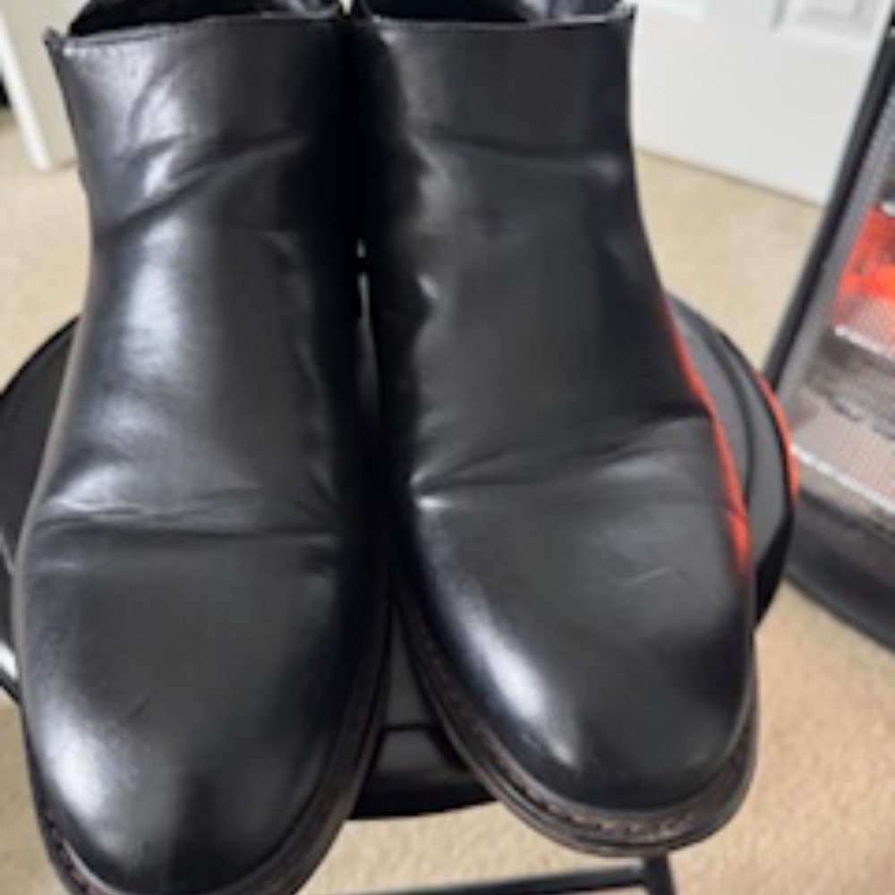 Men's Black Ashford Hates Ankle Boots - Side zip up.  Size 10 1/2